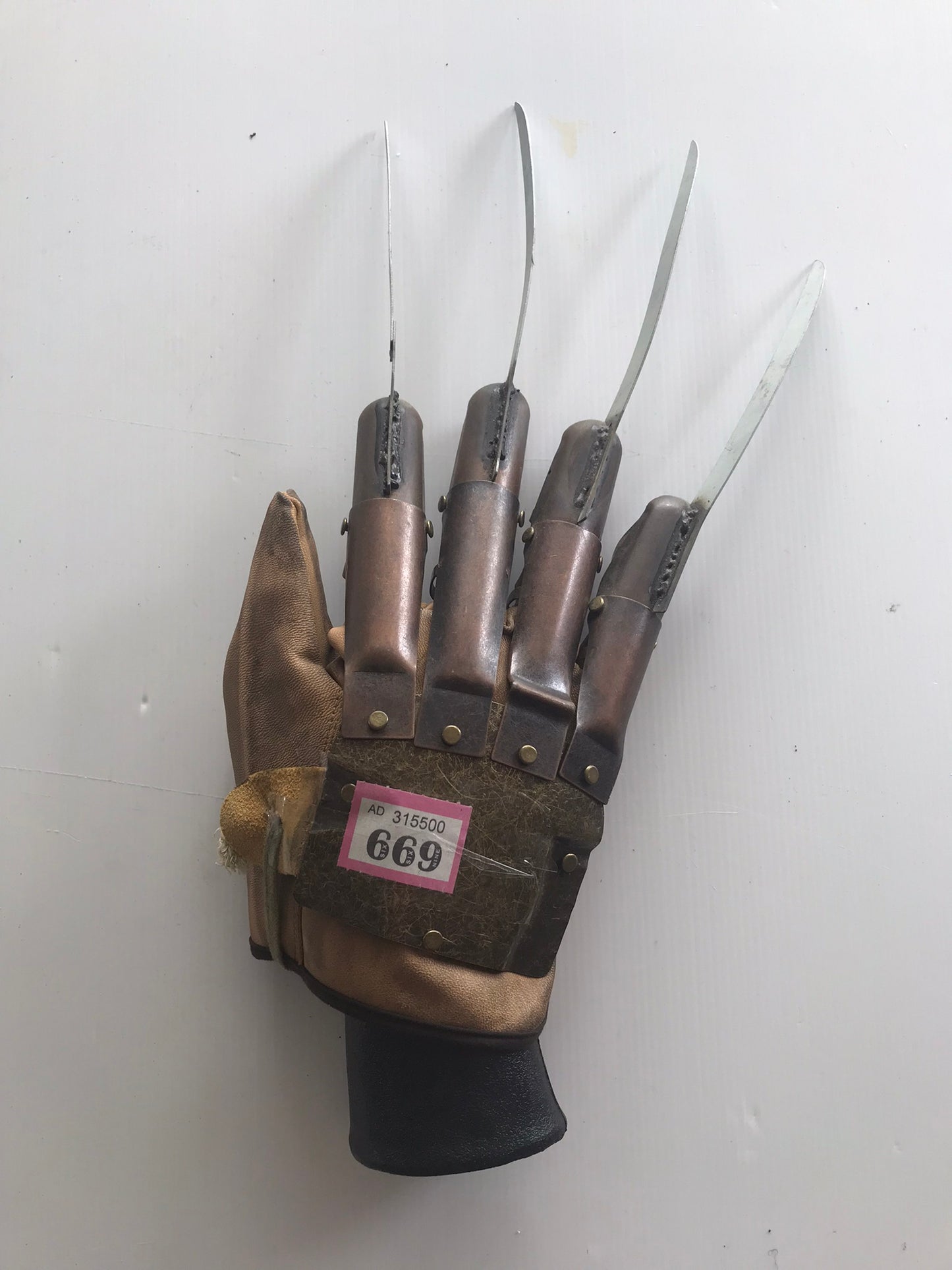 Freddy Krueger Hand Horror Film - Lot 669