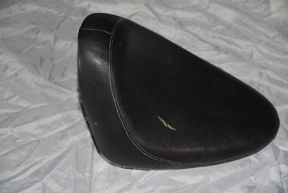 lot - 591 - Harley Davidson tank/seat/peddles/and passinger seat