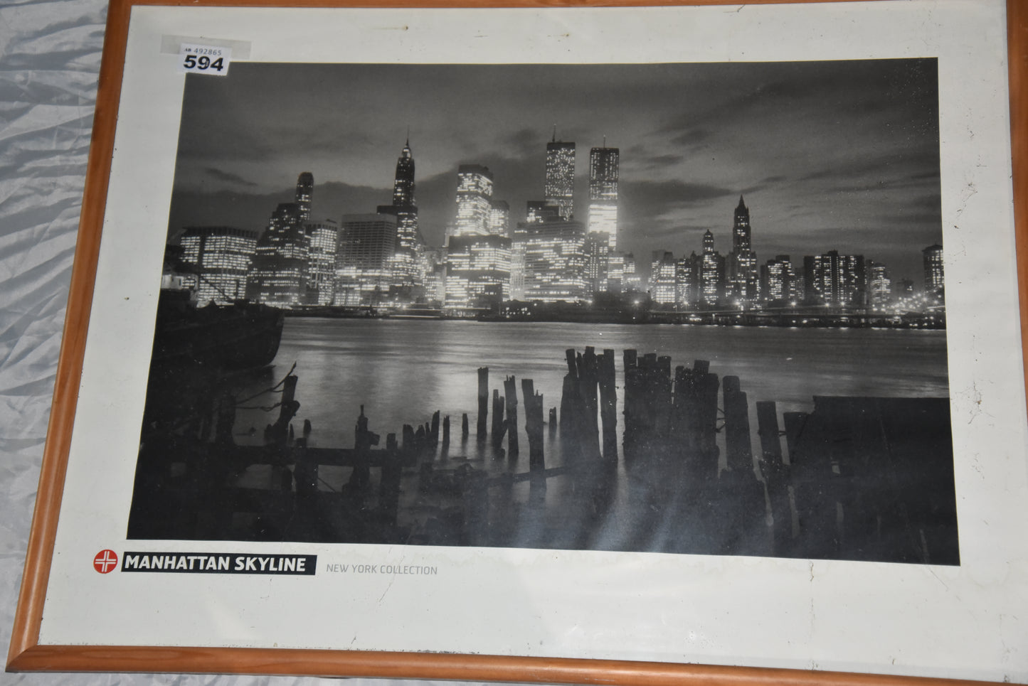 lot - 594 - Manhattan skyline picture